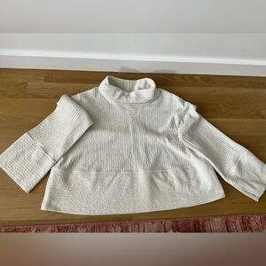 Lululemon Women’s Sweater Size M/L